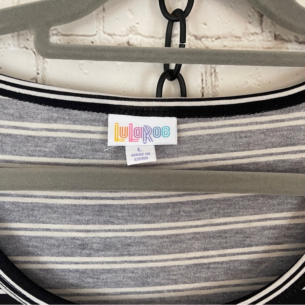 NWT LuLaRoe Black & White Stripe Nicole 2.0 Dress size large with pockets - Picture 2 of 8